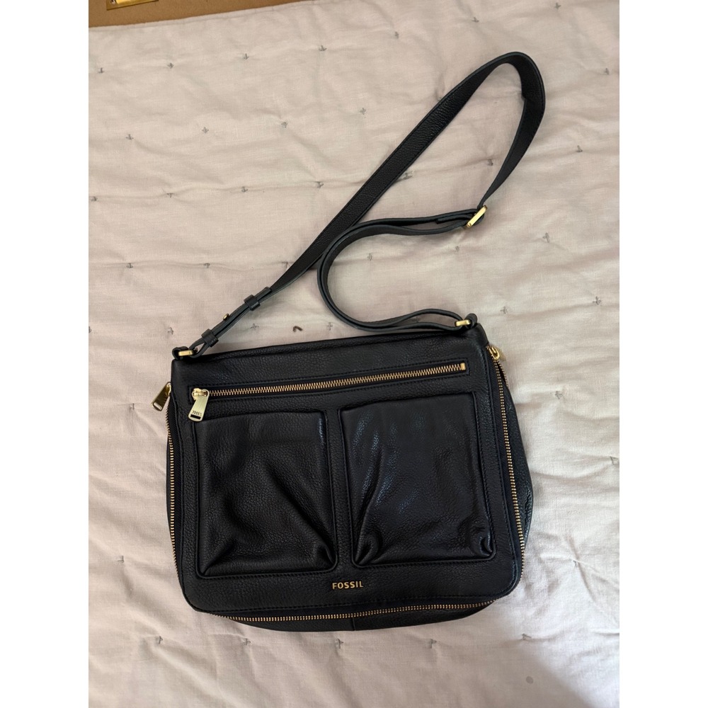 Fossil Black Pebbled Leather Crossbody Bag
Expandable Messenger Adjustable